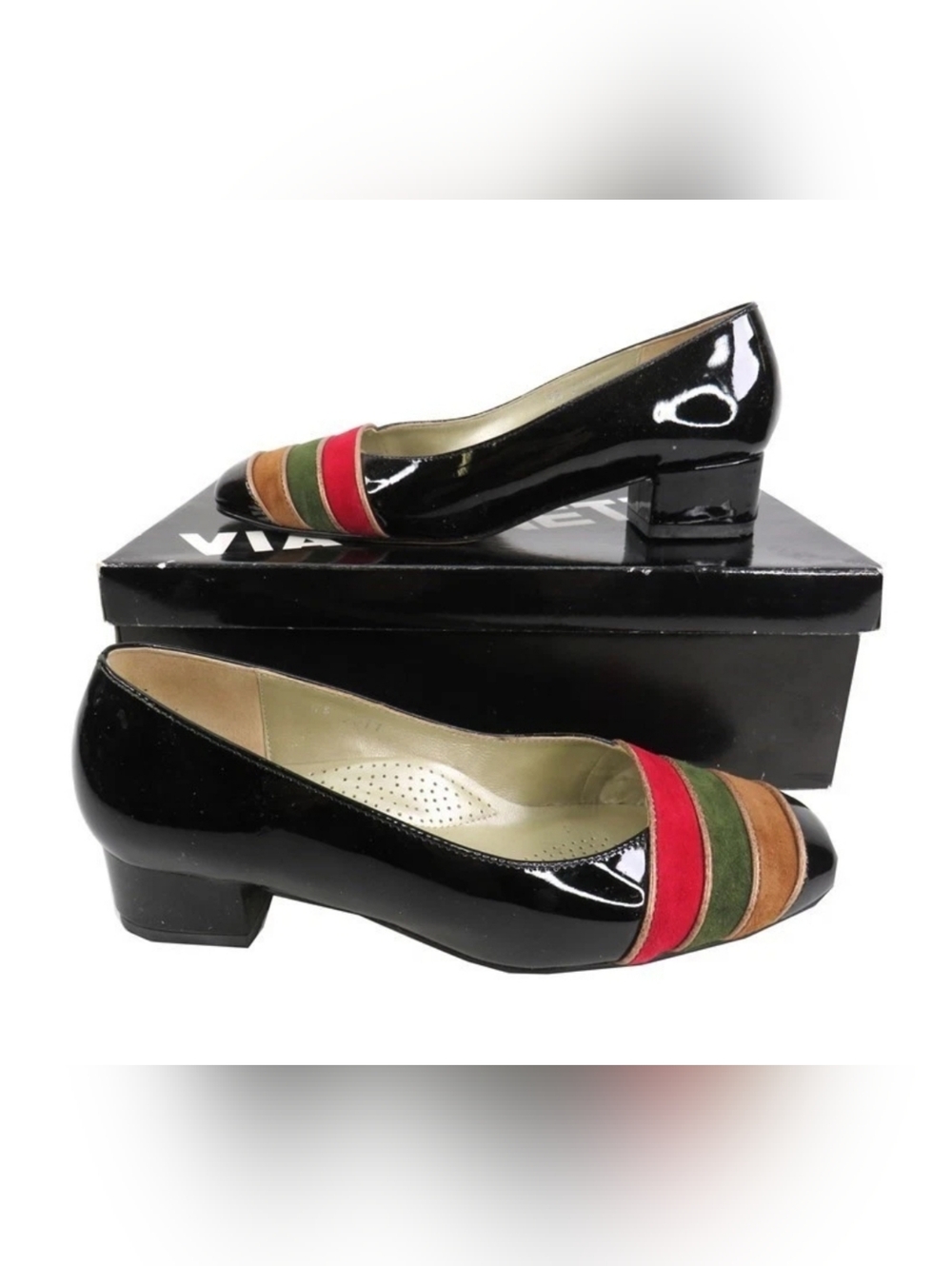 Via Venetto Black Shiny Leather 2 Inch Flatts Women's 5.5